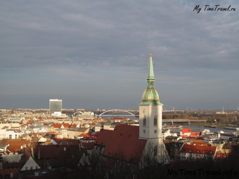 Панорамный вид на город с Братиславского града