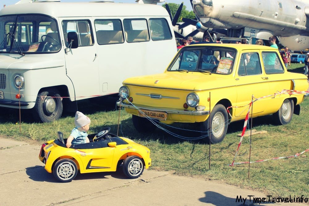 Выставка ретро автомобилей в Киеве