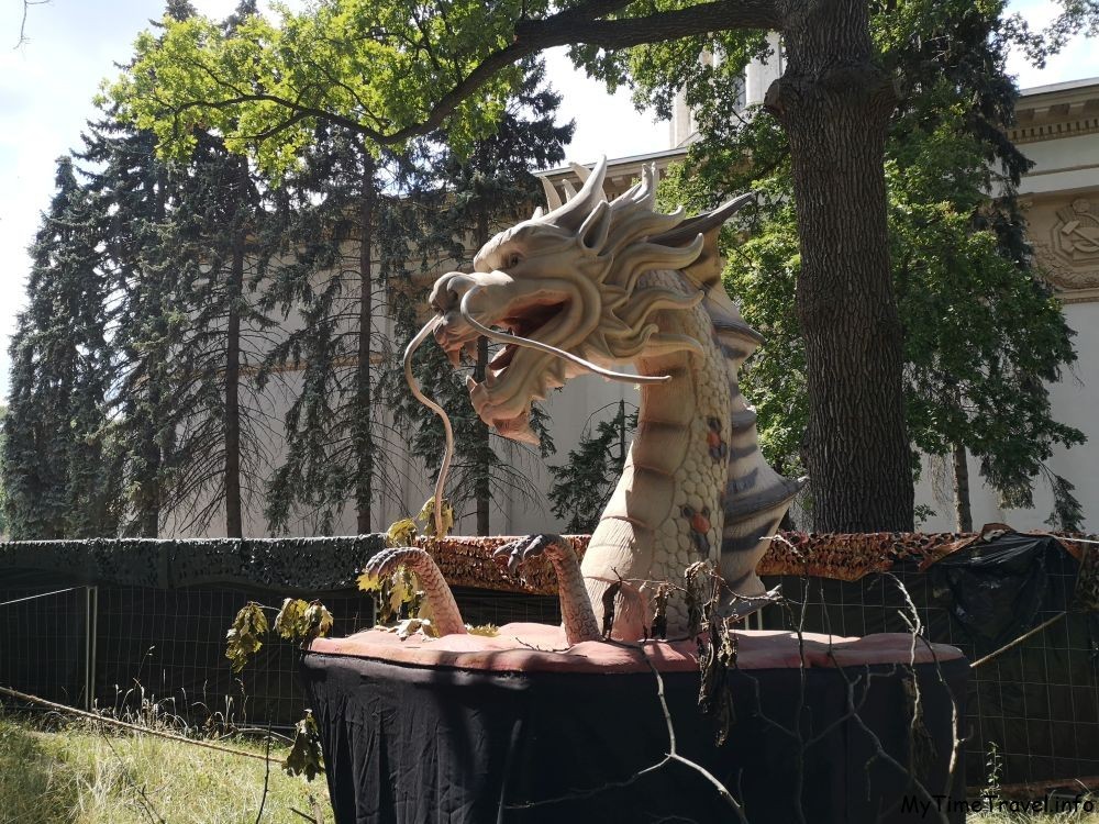 Выставка «Живые драконы и деревья» на ВДНХ, Киев