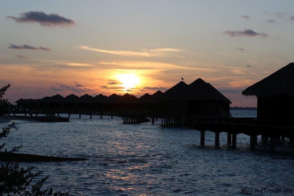 Мальдивы на закате