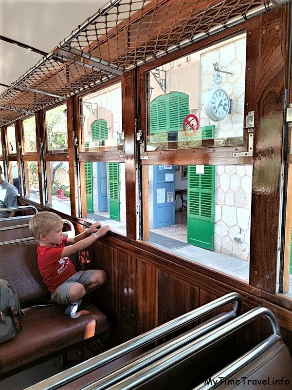 Старинный поезд из Пальмы в Сольер