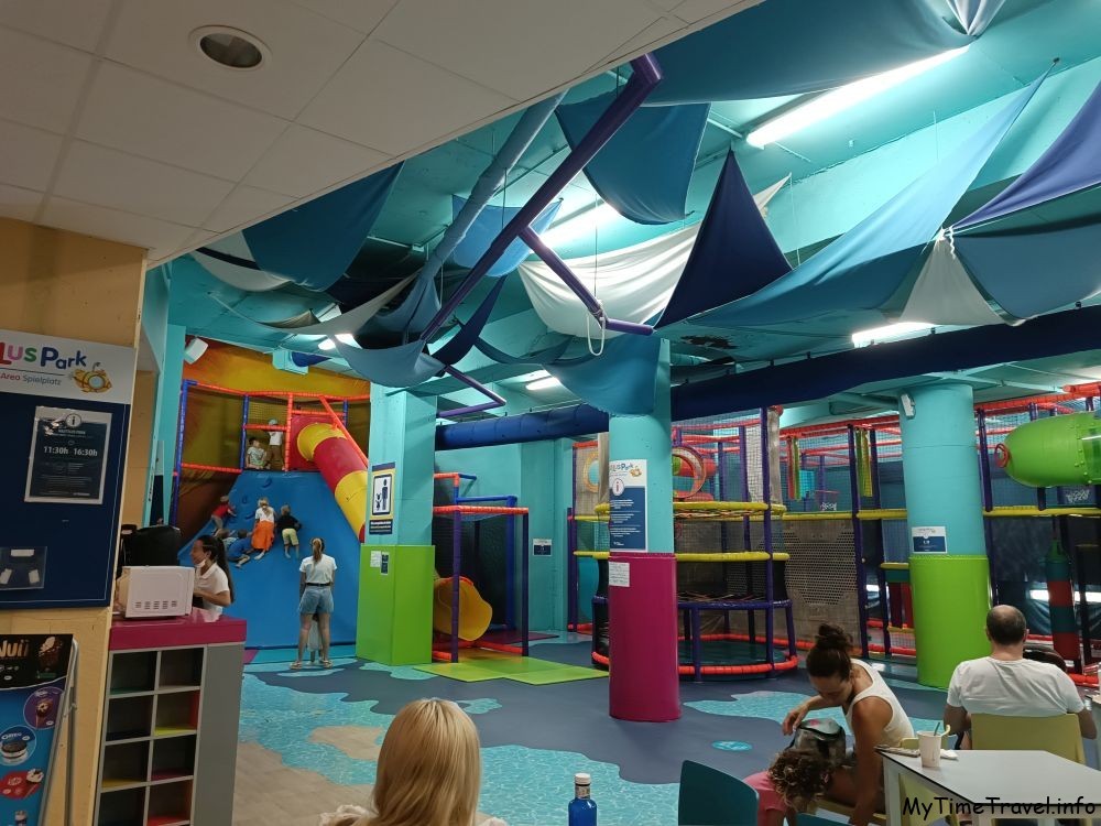 Детская комната в аквариуме Майорки