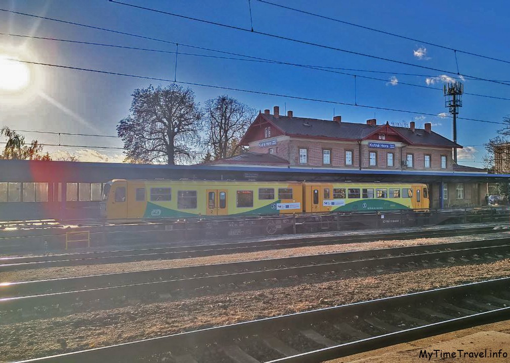Поезд внутреннего сообщения в Кутной Горе