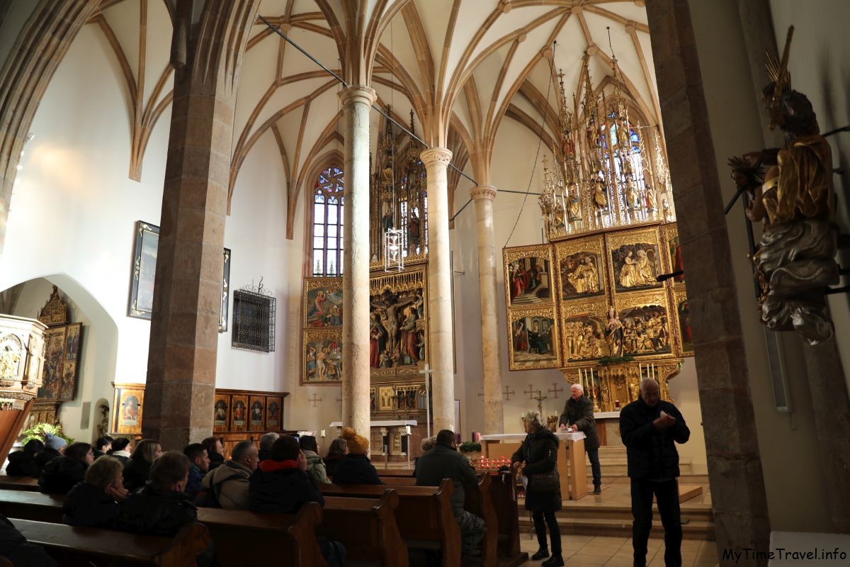 Интерьер Католической церкви в Гальштате
