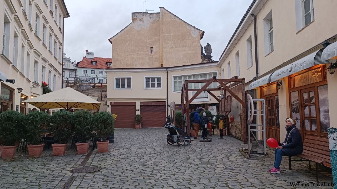 Ресторан возле музеи Карела Земана