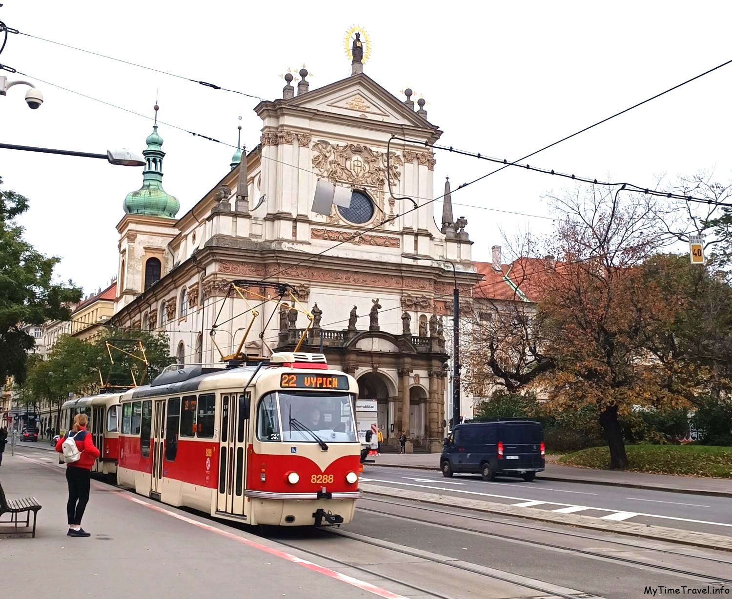 Общественный транспорт в Праге
