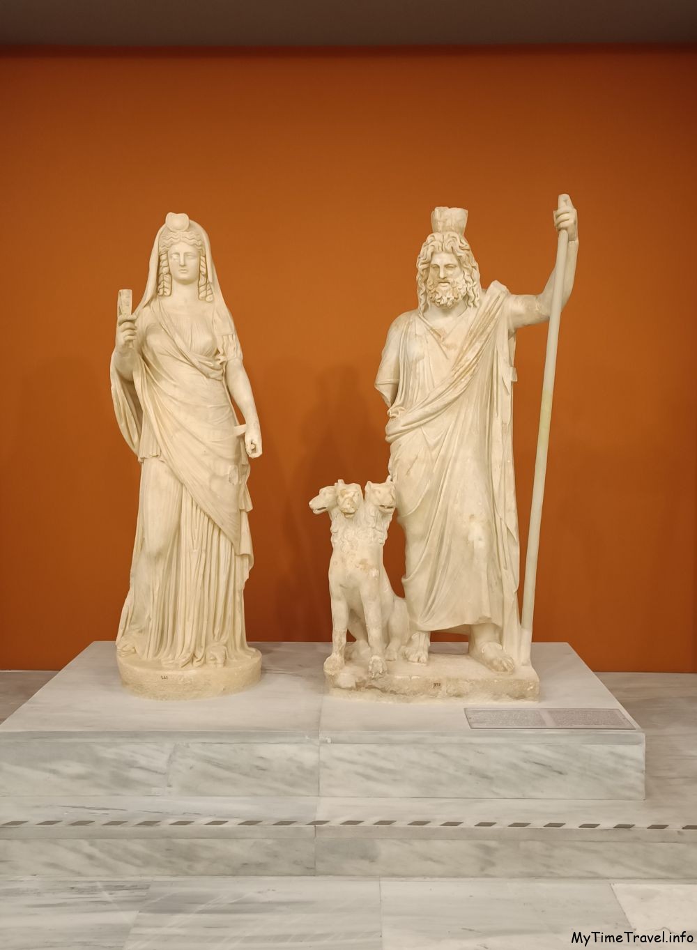 Мраморные статуи Плутона и Персефоны