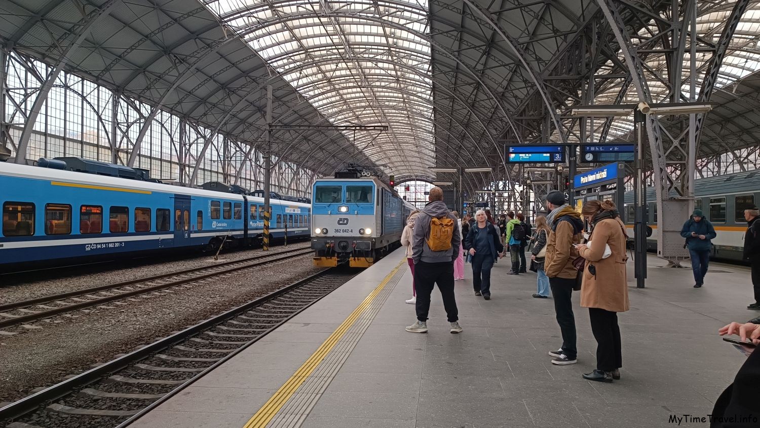 Пригородные поезда в Праге
