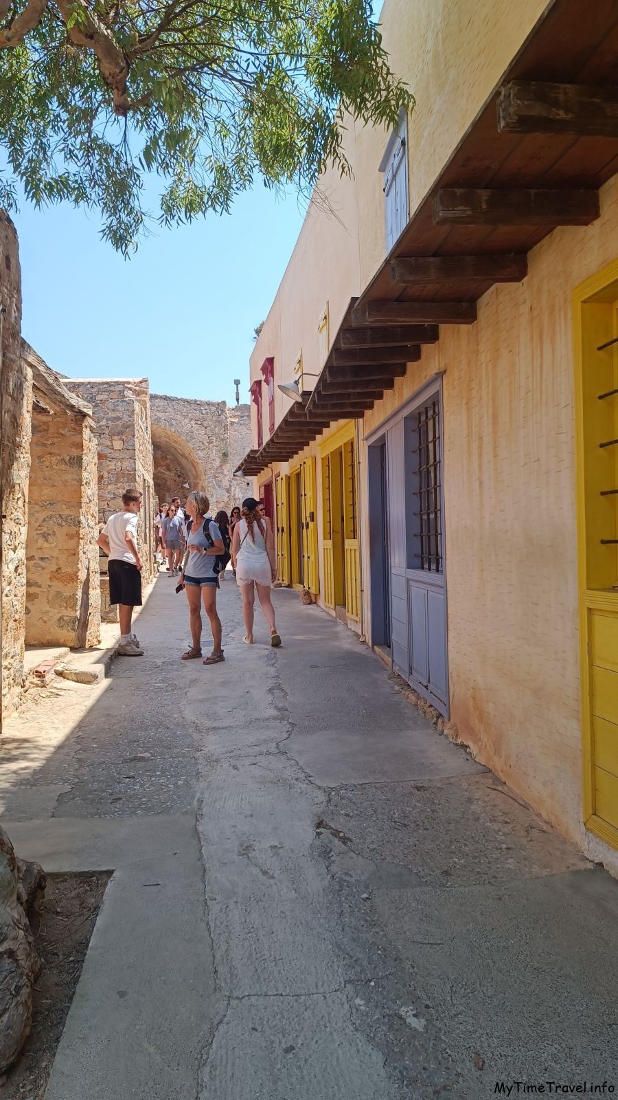 Улицы на острове прокаженных